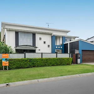 https://campbell-st-11-moffat-beach.hotelssunshinecoast.net